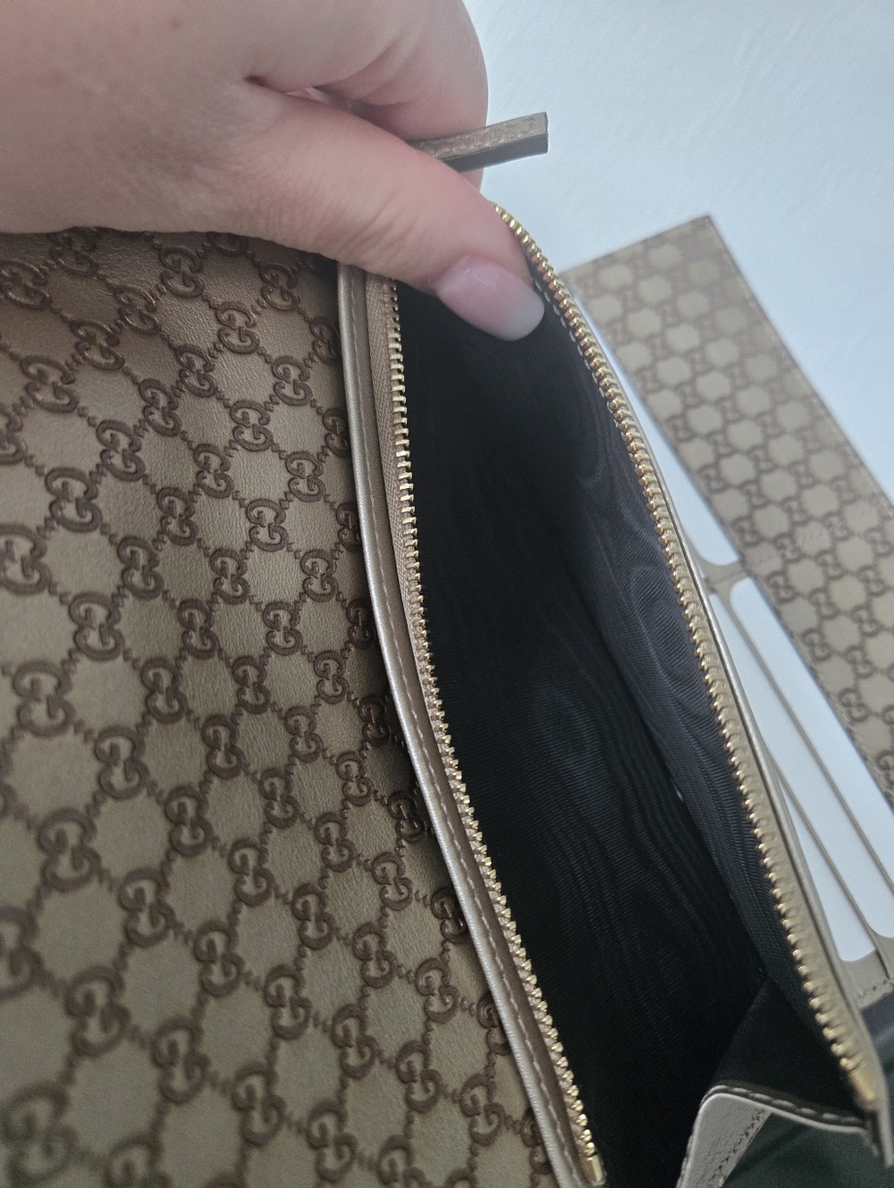 GUCCI Leather Wallet - Picture 8 of 11